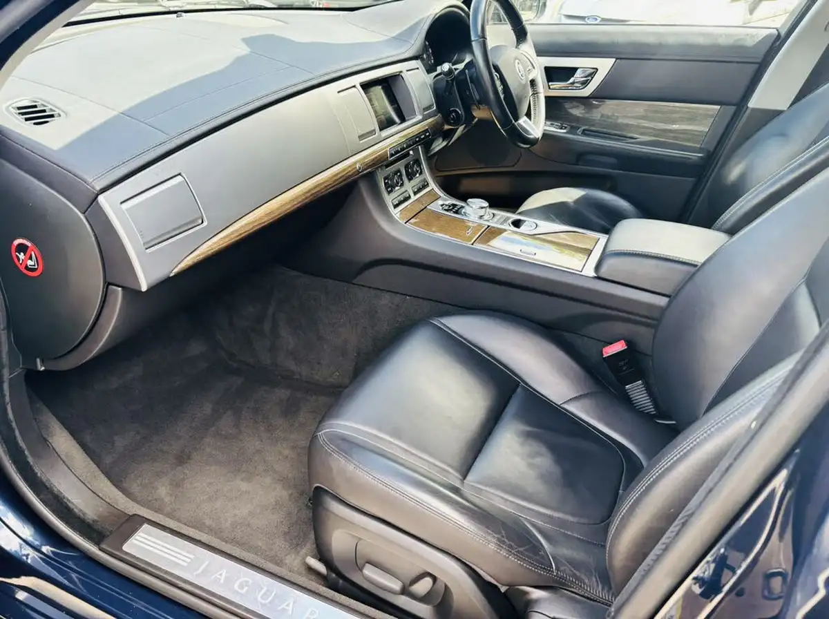 2013-jaguar-xf-30td-premium-luxury-ss-sportbrake-5d-auto-big-21