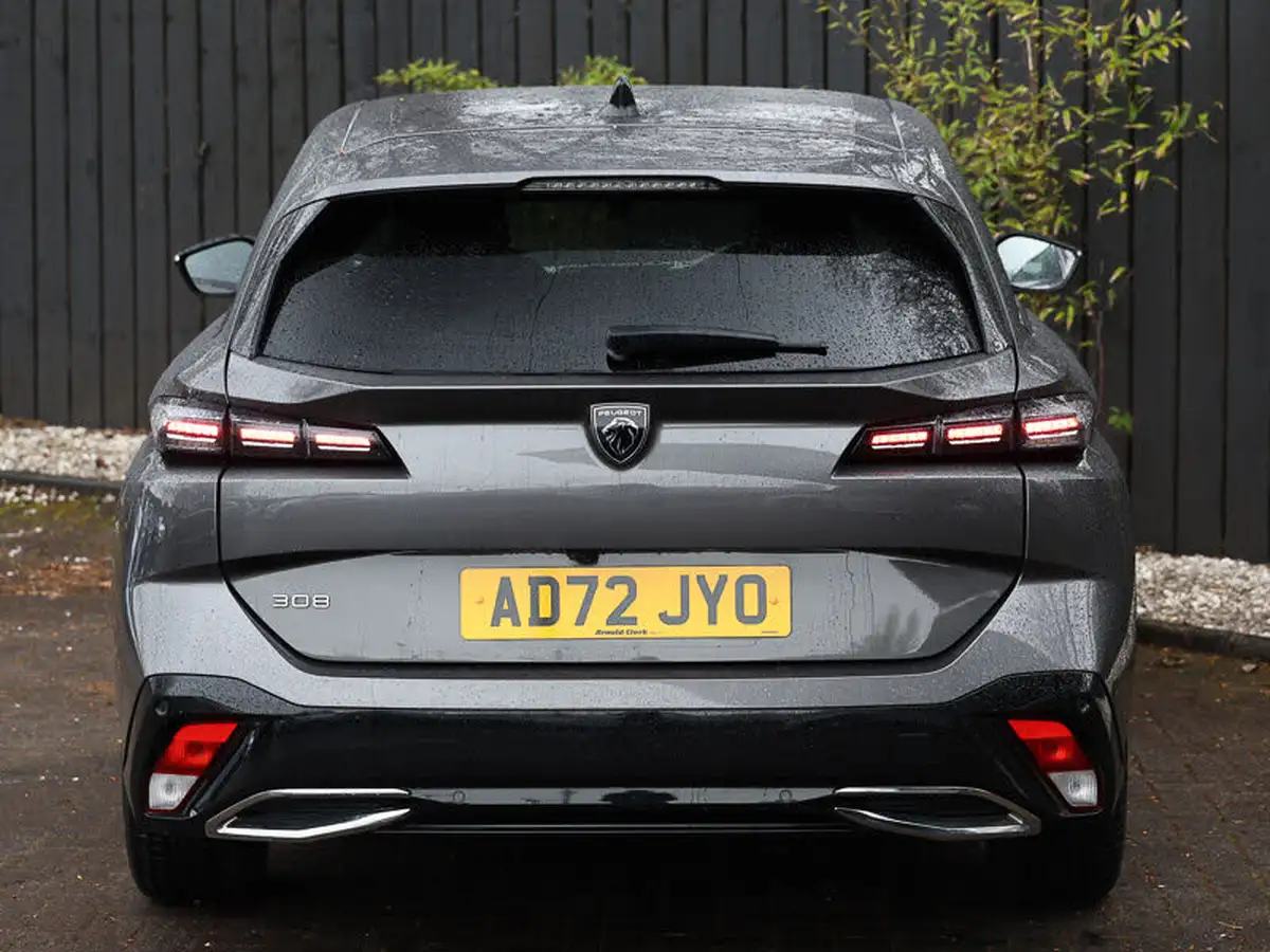 2023-peugeot-308-sw-12-puretech-allure-130ps-ss-eat8-big-18