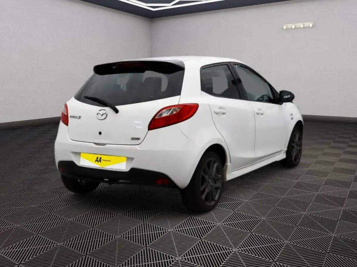 2014-mazda-mazda2-13-sport-colour-edition-big-4