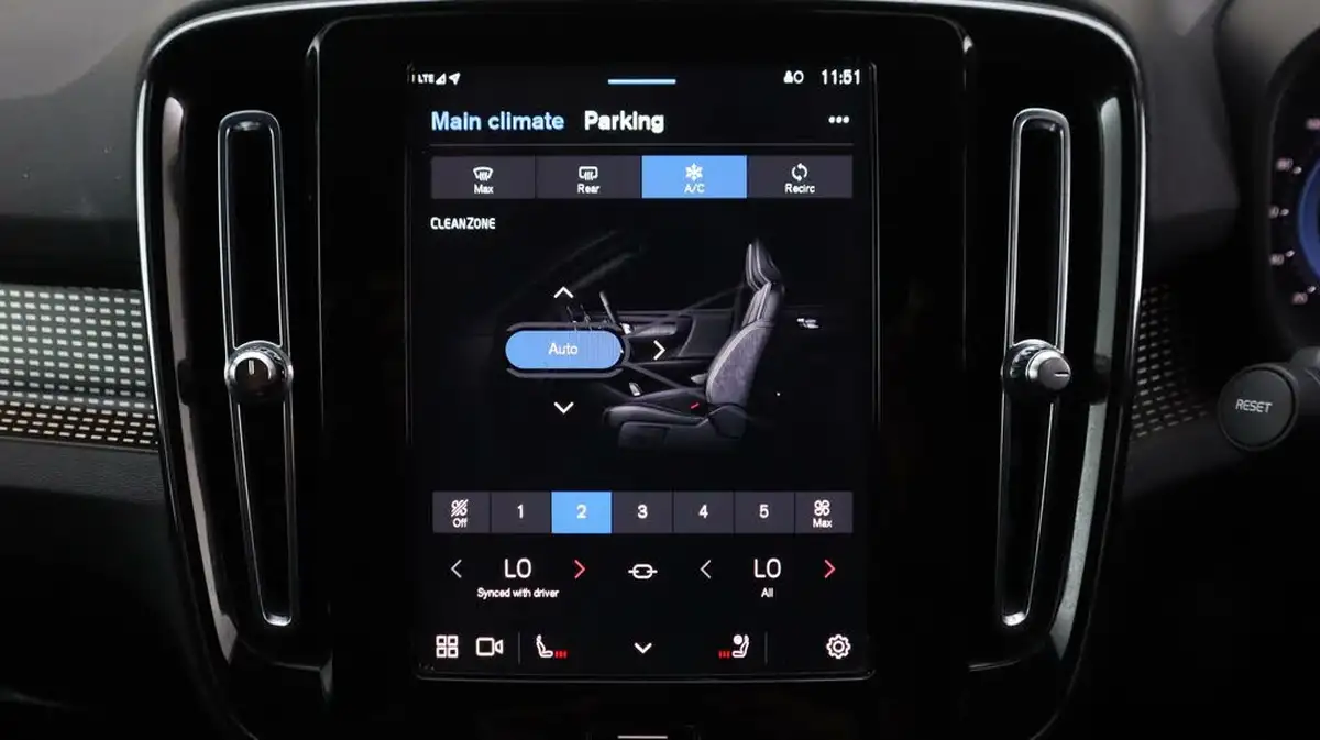 2022-volvo-xc40-e-twin-recharge-plus-big-12