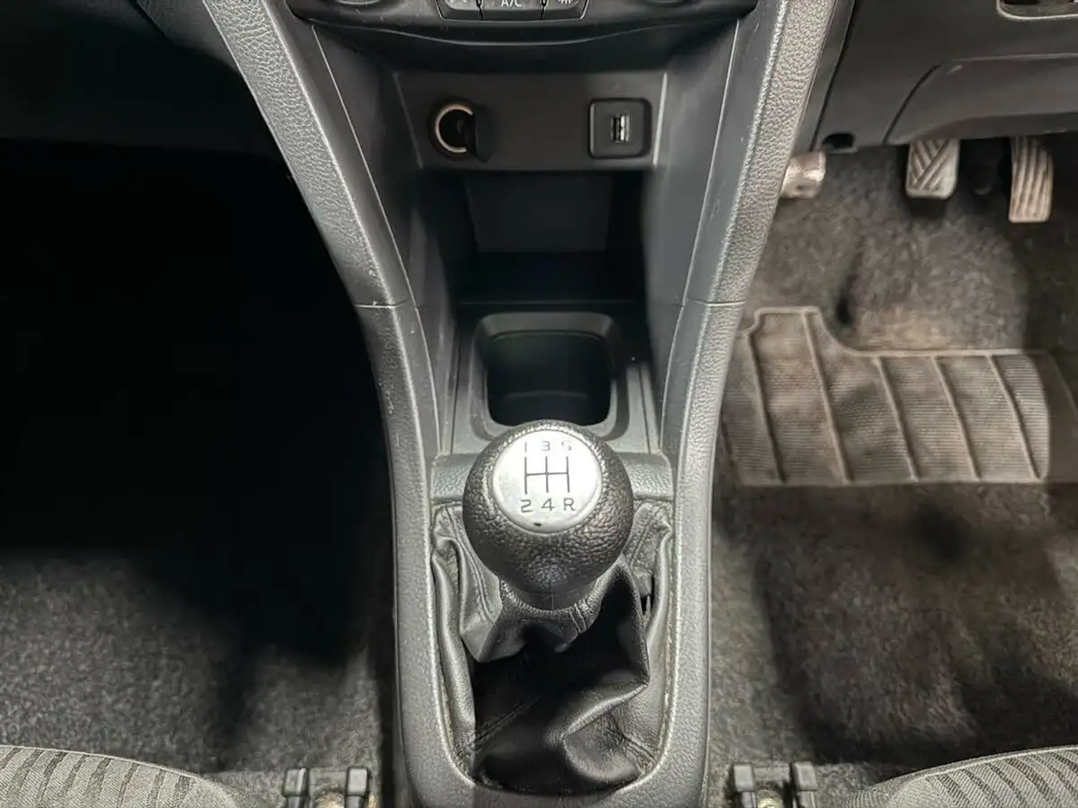 2013-suzuki-swift-12-sz3-93bhp-3d-big-29