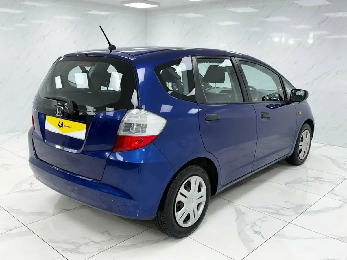 2009-honda-jazz-12-s-1198cc-big-10