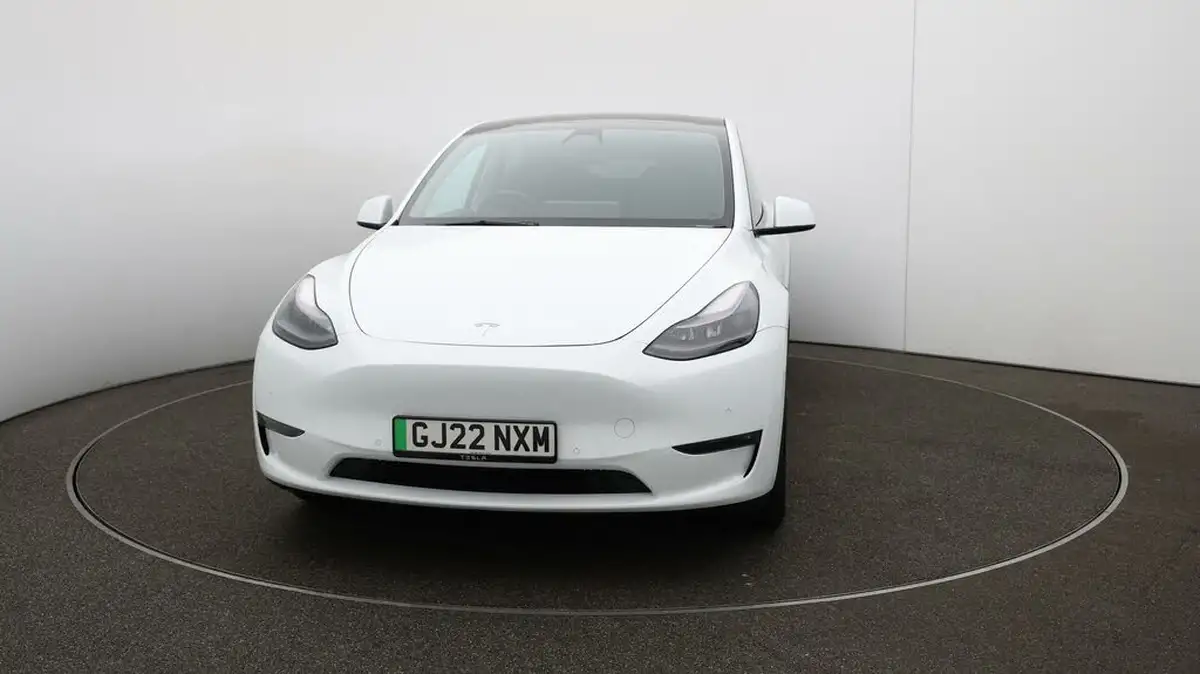 2022-tesla-model-y-e-long-range-big-31