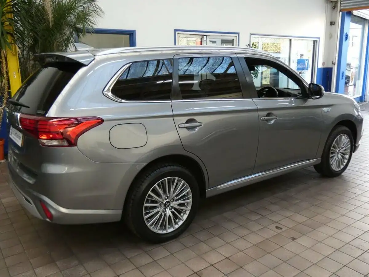 2021-mitsubishi-outlander-24-dynamic-phev-big-34