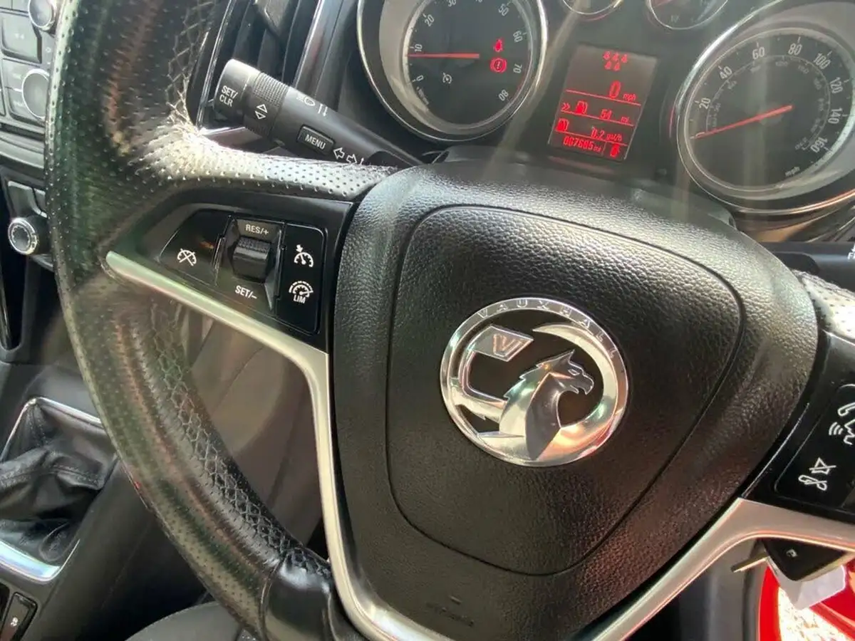 2015-vauxhall-zafira-tourer-14i-16v-turbo-sri-big-18