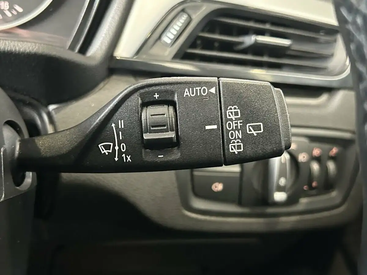 2017-bmw-x1-20td-sdrive18d-se-sport-auto-big-37