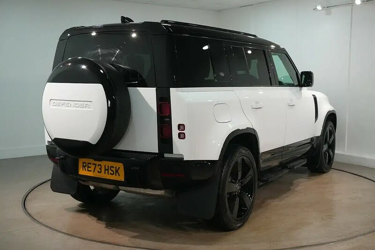 2023-land-rover-110-defender-30-d300-x-dynamic-hse-big-8
