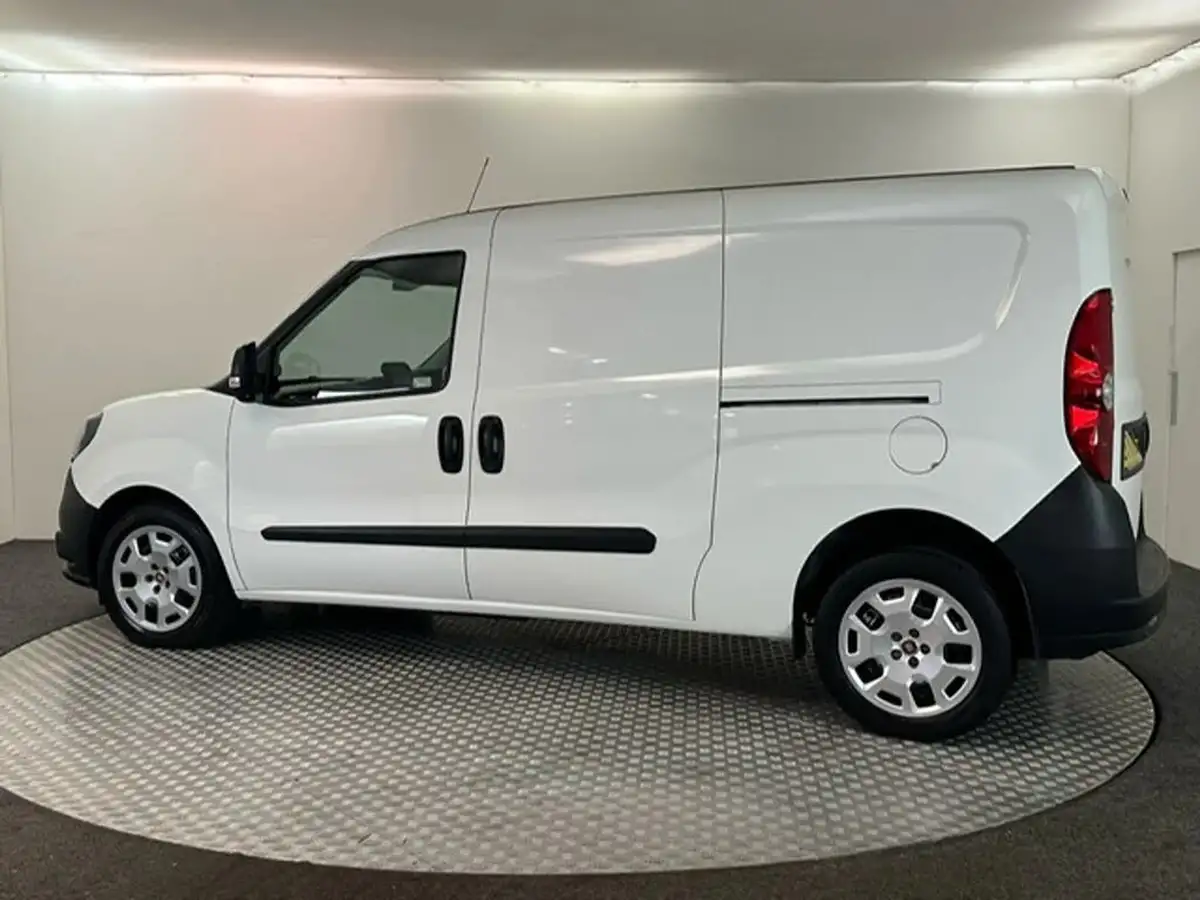 2022-fiat-doblo-cargo-16jtd-l2h1-maxi-tecnico-120bhpeu6d-panel-van-big-5