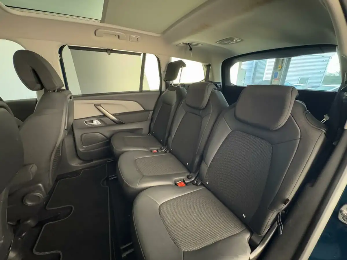 2022-citroen-grand-c4-spacetourer-12-puretech-shine-eat8-big-15