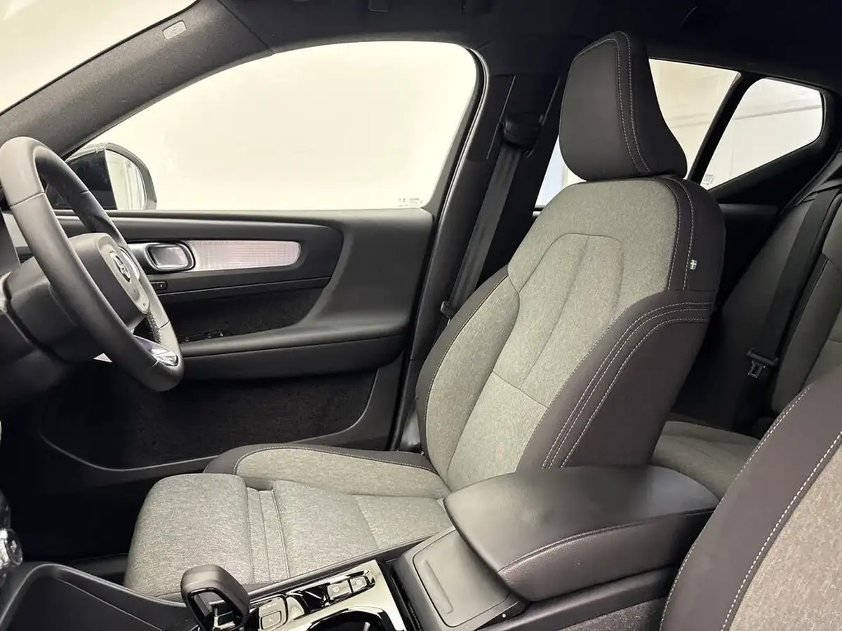 2023-volvo-xc40-20-b4-plus-big-14