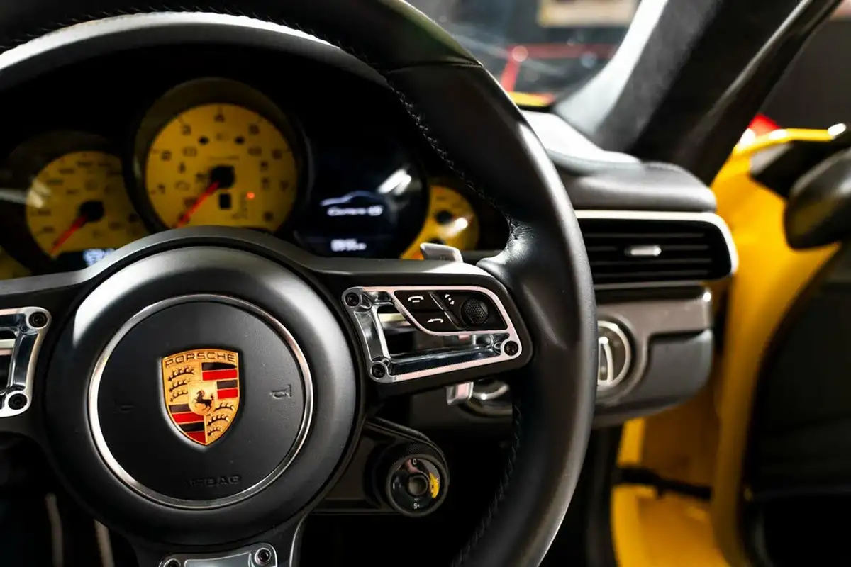 2016-porsche-911-30-carrera-4-s-coupe-pdk-big-29