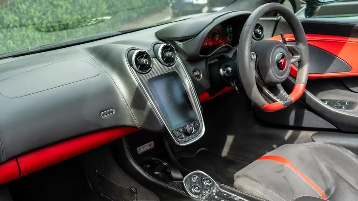 2018-mclaren-570s-38-coupe-big-18
