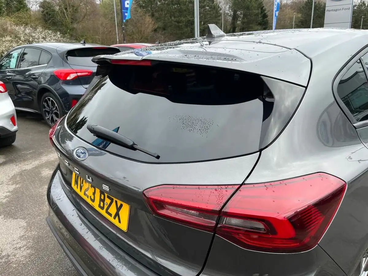 2023-ford-focus-10t-st-line-125ps-hatchback-big-29
