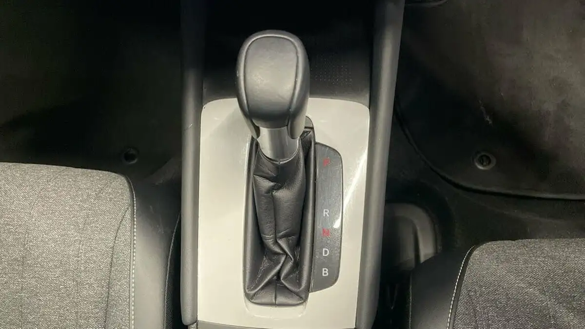 2020-honda-jazz-15-i-mmd-ex-big-19