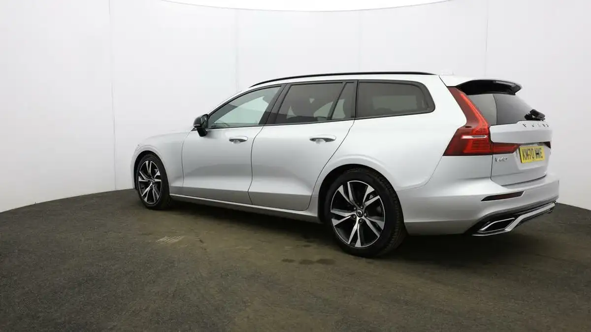 2020-volvo-v60-20-b4-r-design-big-64