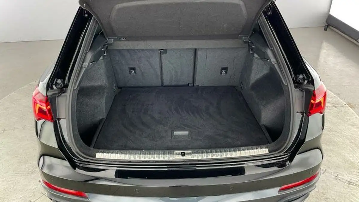 2021-audi-q3-15-35-tfsi-black-edition-codcomfort-sound-pack-station-wagon-big-32