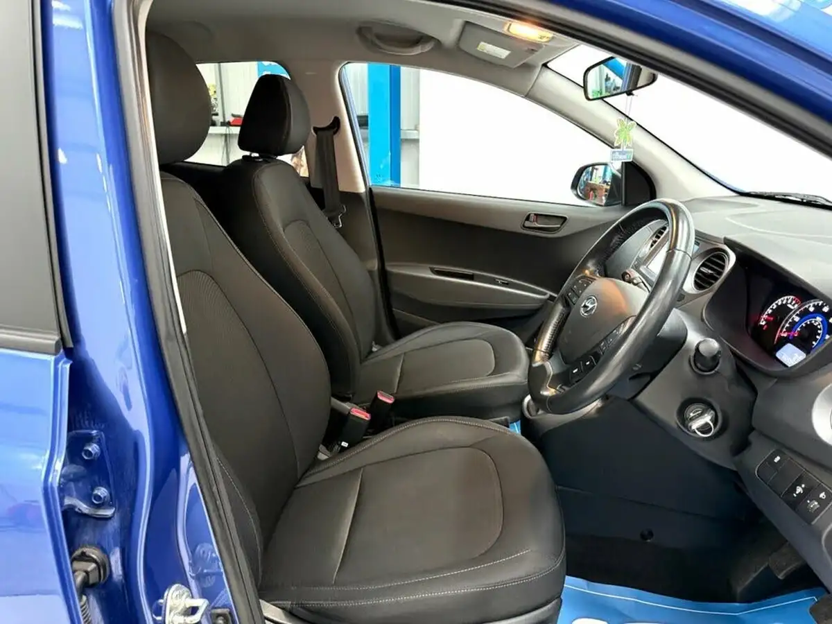 2019-hyundai-i10-10-play-big-15