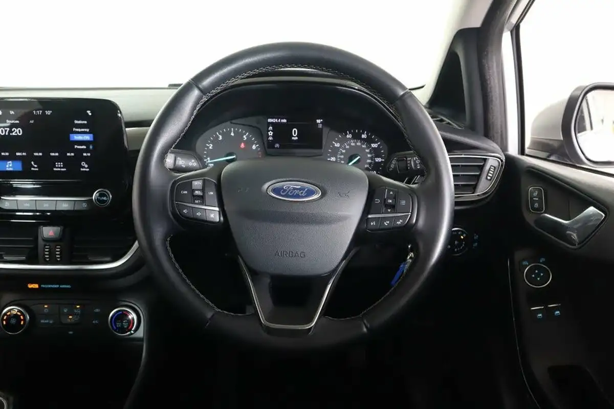 2018-ford-fiesta-10t-zetec-5d-big-27