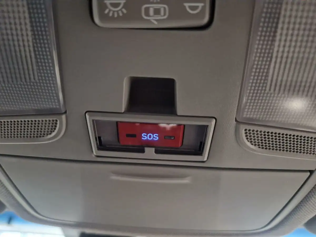 2022-hyundai-ioniq-e-premium-electric-big-56