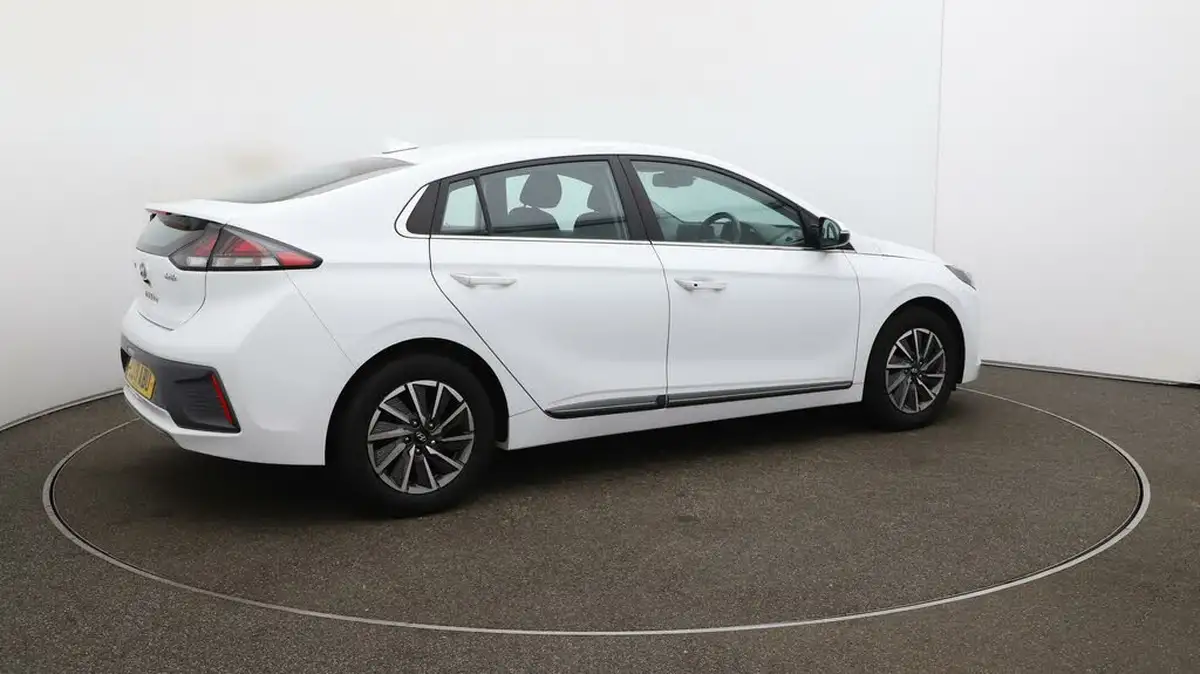 2022-hyundai-ioniq-e-premium-electric-big-44