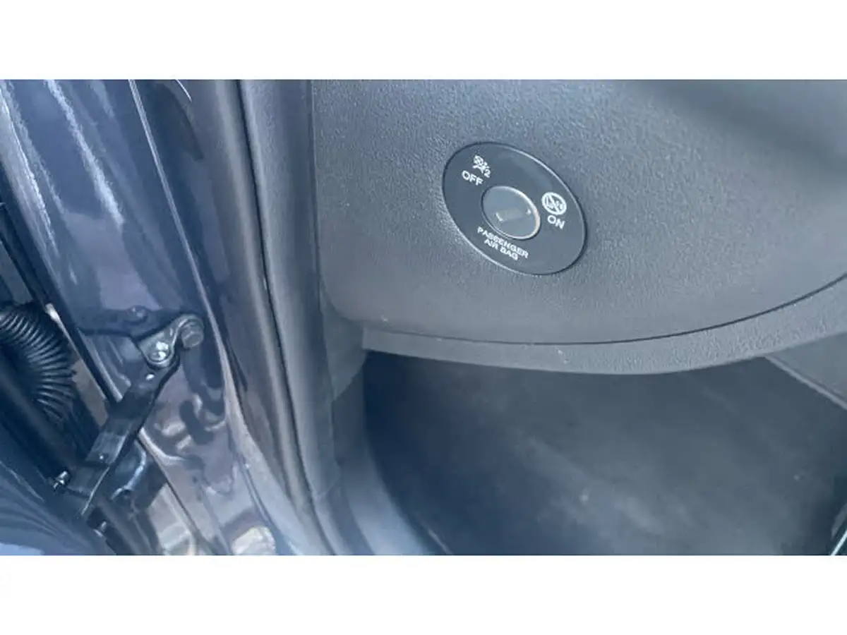 2023-hyundai-i20-10-t-gdi-se-connect-eclutch-imt-big-21