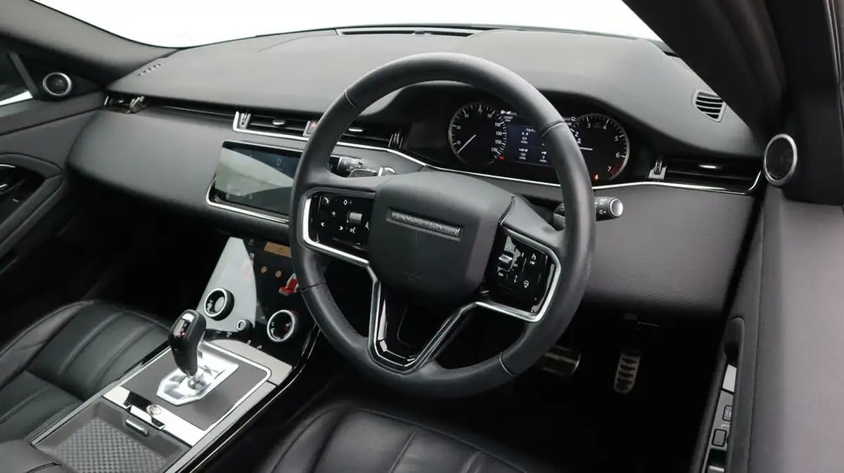 2022-land-rover-range-rover-evoque-15-p300e-evoque-edition-big-9
