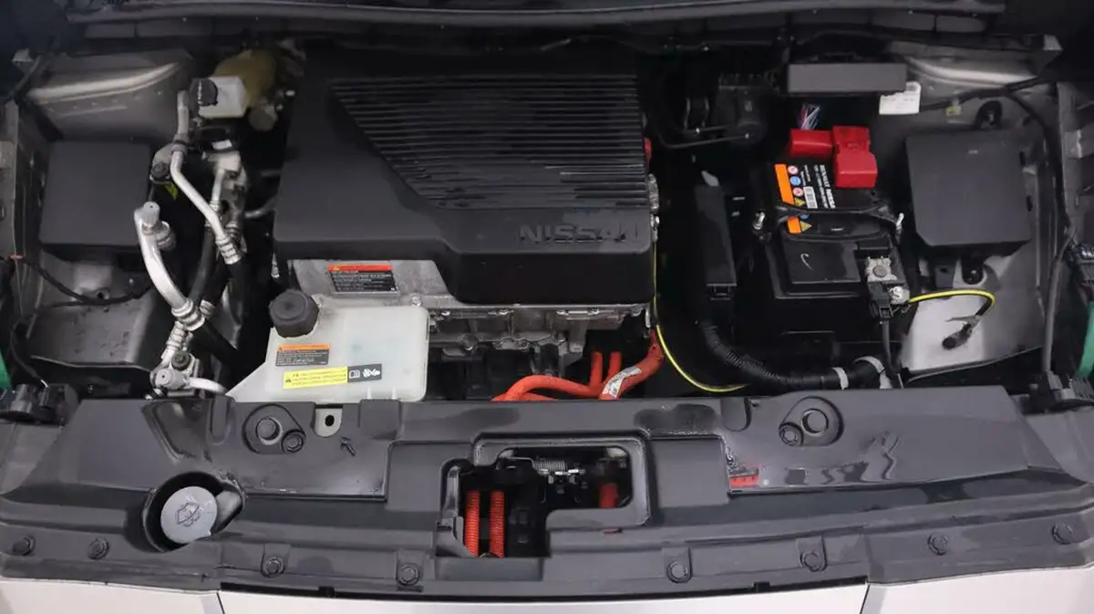 2020-nissan-leaf-e-tekna-big-19