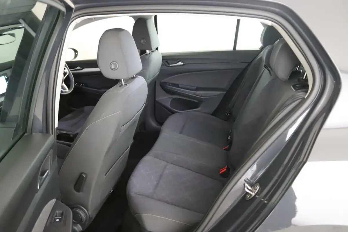 2024-volkswagen-golf-10-tsi-life-hatchback-big-11