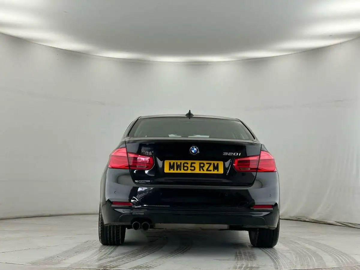 2015-bmw-3-series-20-320i-sport-saloon-4d-1998cc-big-4