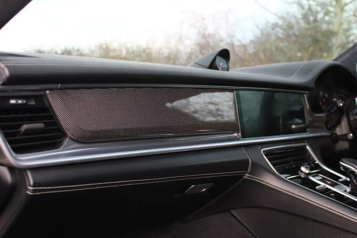 2019-porsche-panamera-40-v8-gts-hatchback-big-34