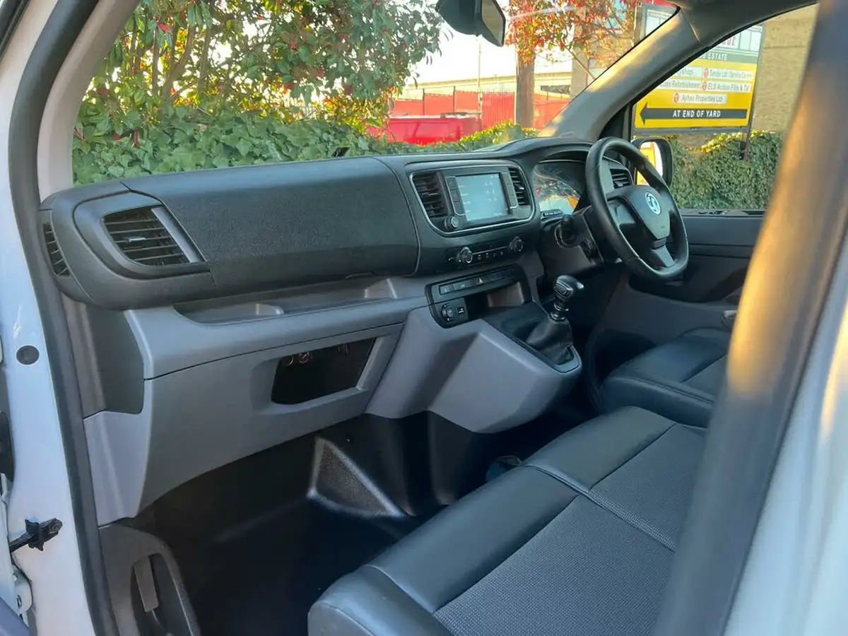 2020-vauxhall-vivaro-15td-2900-l2h1-sportive-big-18