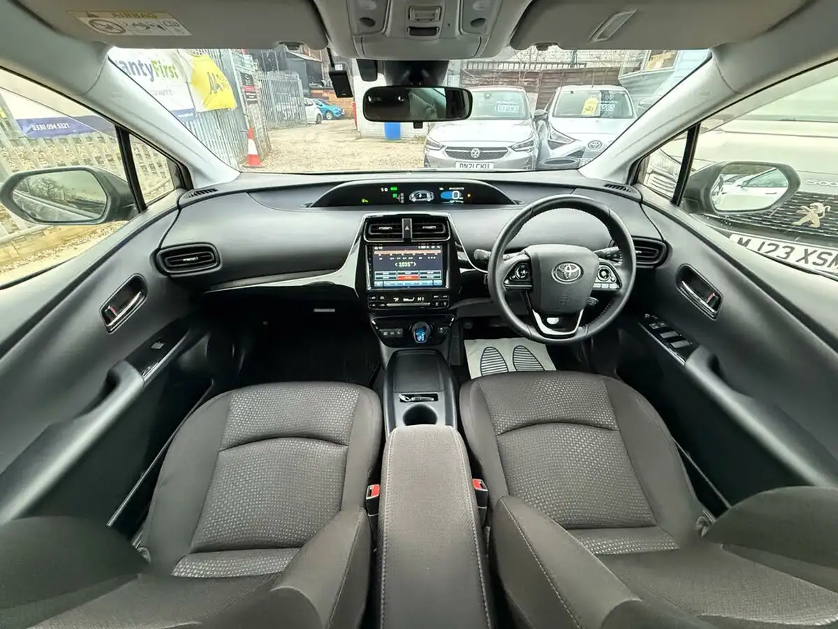 2019-toyota-prius-big-1