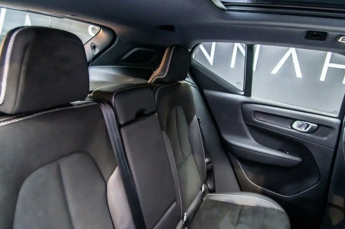 2018-volvo-xc40-20td-d4-first-edition-big-7
