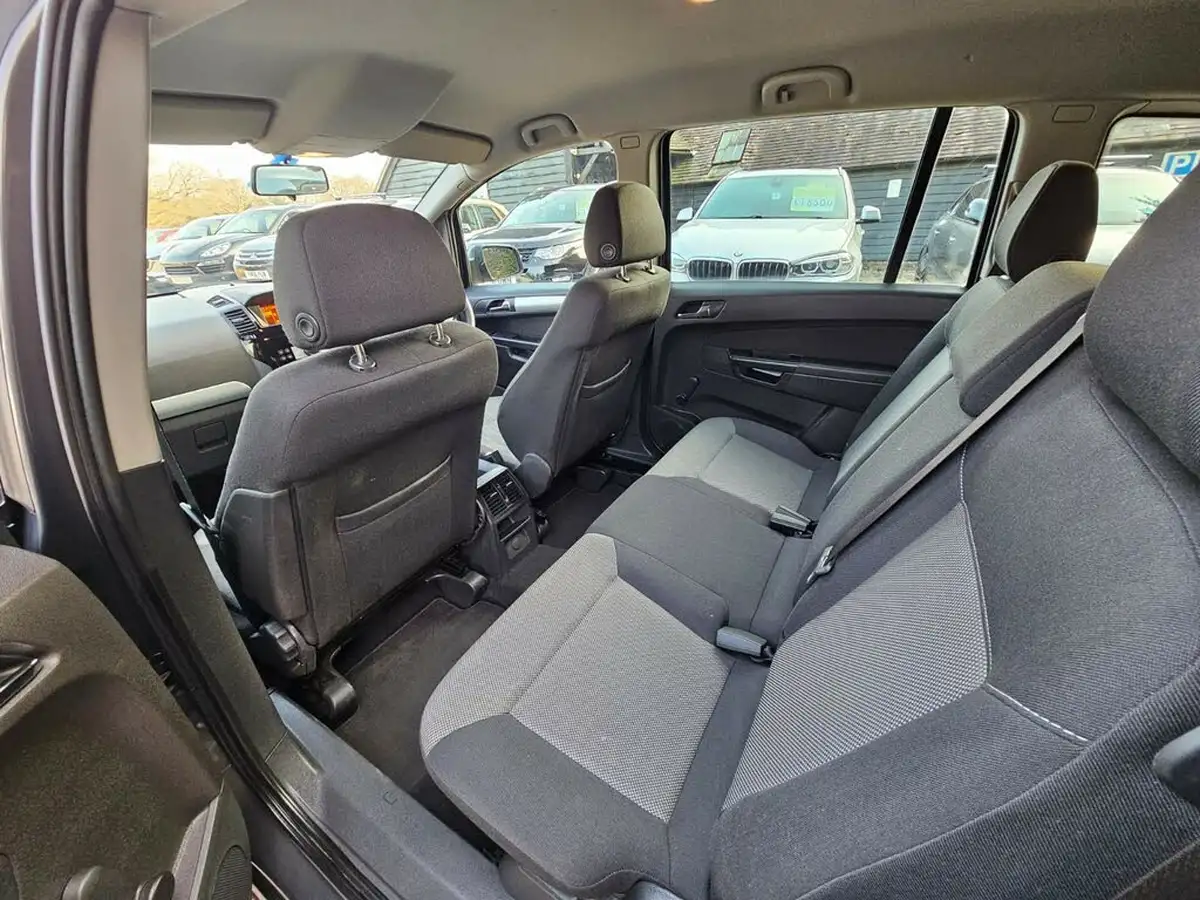 2014-vauxhall-zafira-18-exclusiv-120ps-big-9