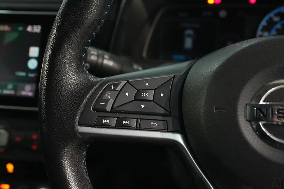 2020-nissan-leaf-e-e-tekna-big-30