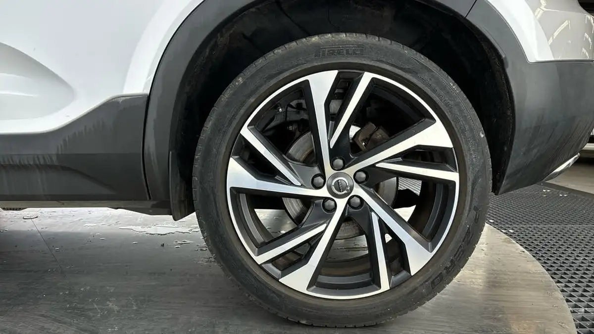 2019-volvo-xc40-20-t5-r-design-pro-big-16
