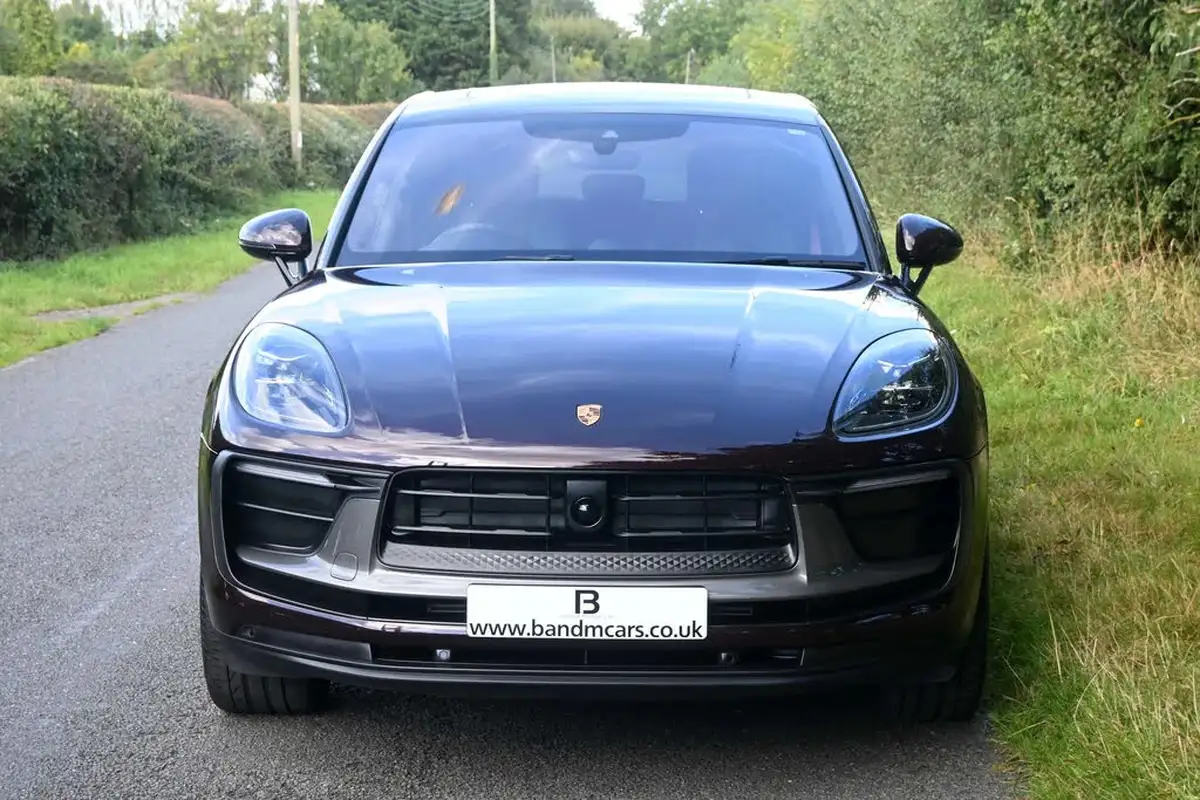 2023-porsche-macan-20-big-4