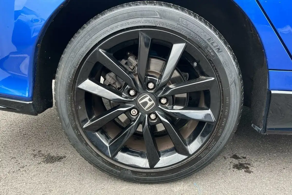 2021-honda-civic-15-vtec-turbo-sport-ss-cvt-big-12