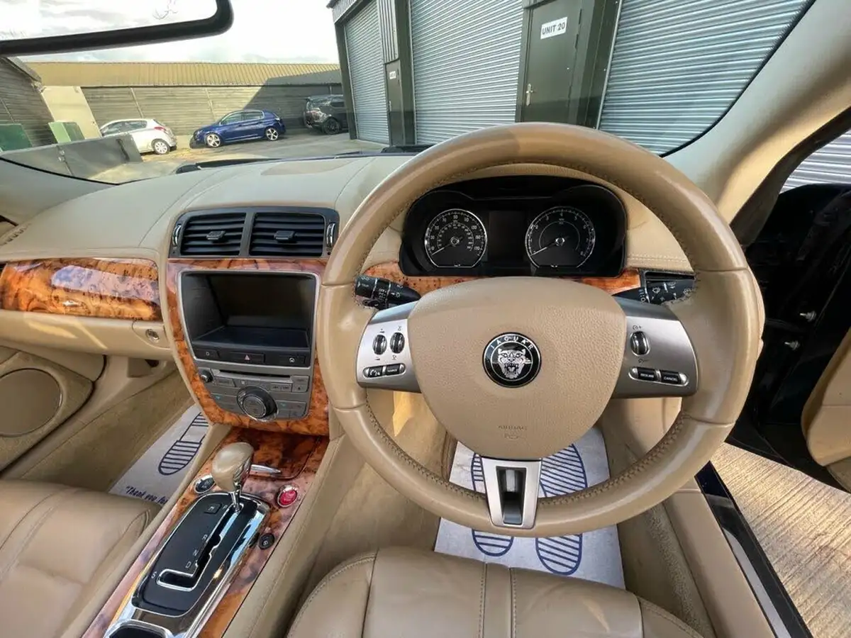 2008-jaguar-xk-42-convertible-big-36