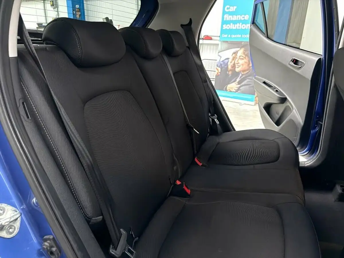 2019-hyundai-i10-10-play-big-28