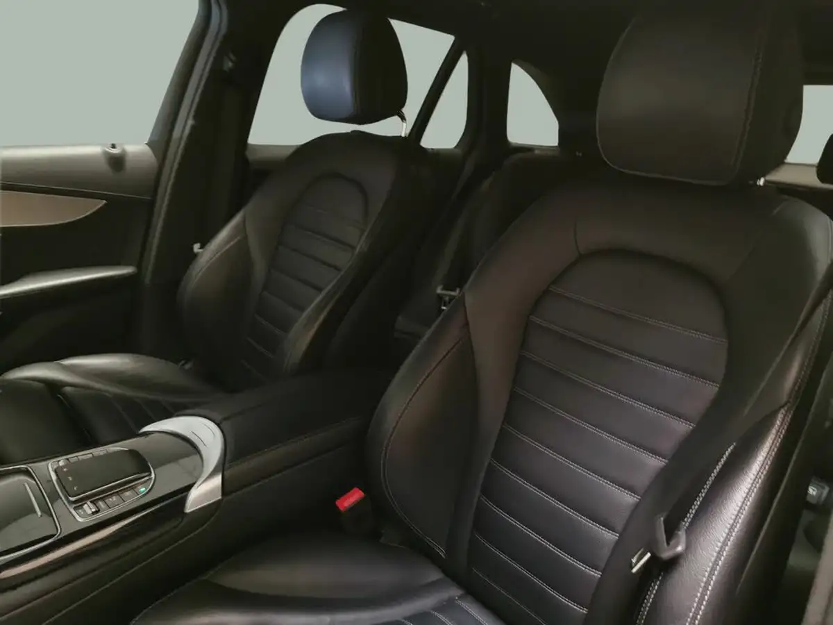 2022-mercedes-benz-glc-class-20d-glc220d-amg-line-195ps-station-wagon-5d-1950cc-4matic-plus-big-5