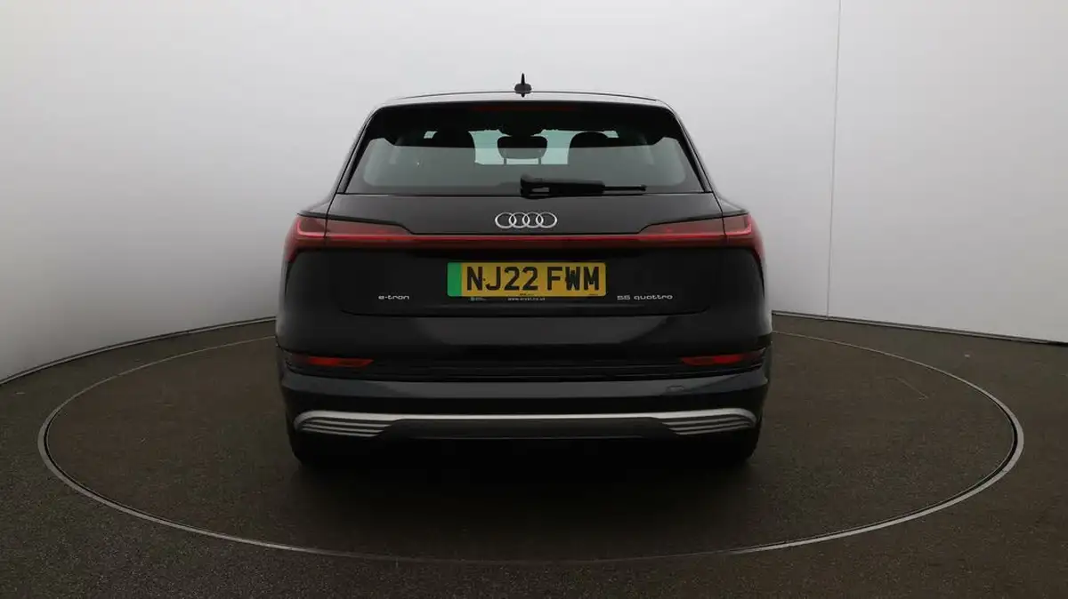 2022-audi-e-tron-55e-technik-station-wagon-big-51