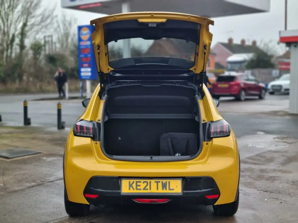 2021-peugeot-208-e-gt-50kwh-big-6