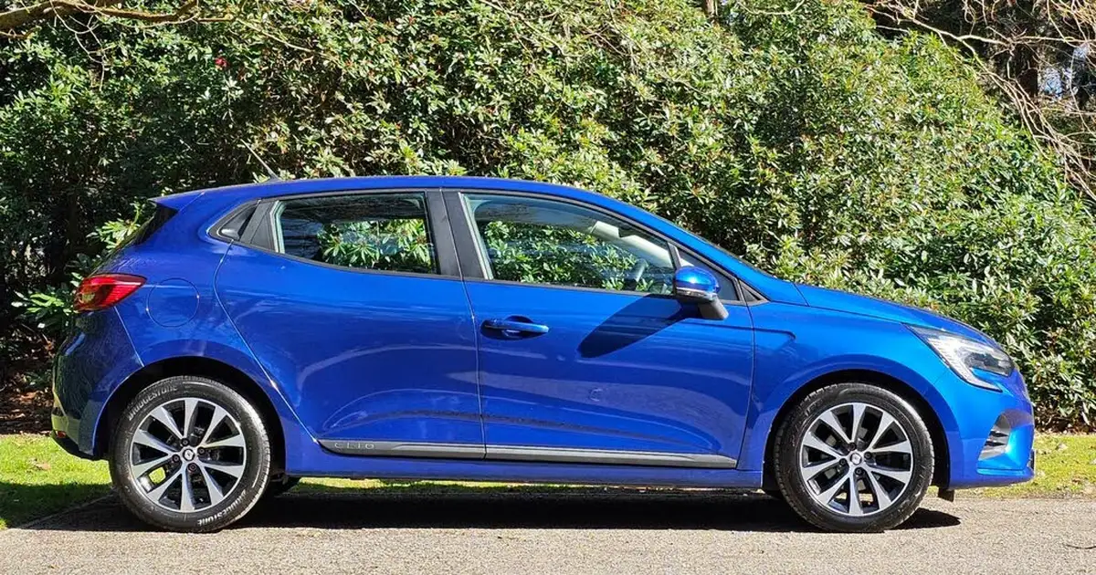 2021-renault-clio-10-tce-iconic-90ps-big-16