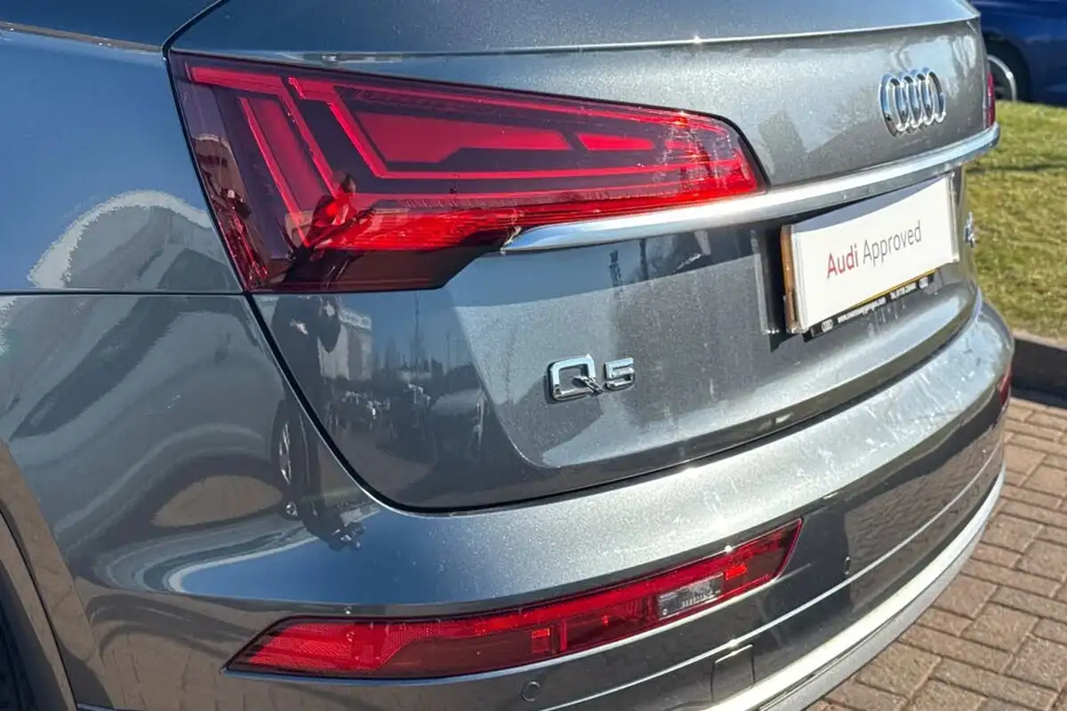 2023-audi-q5-20-45-tfsi-s-line-station-wagon-big-7