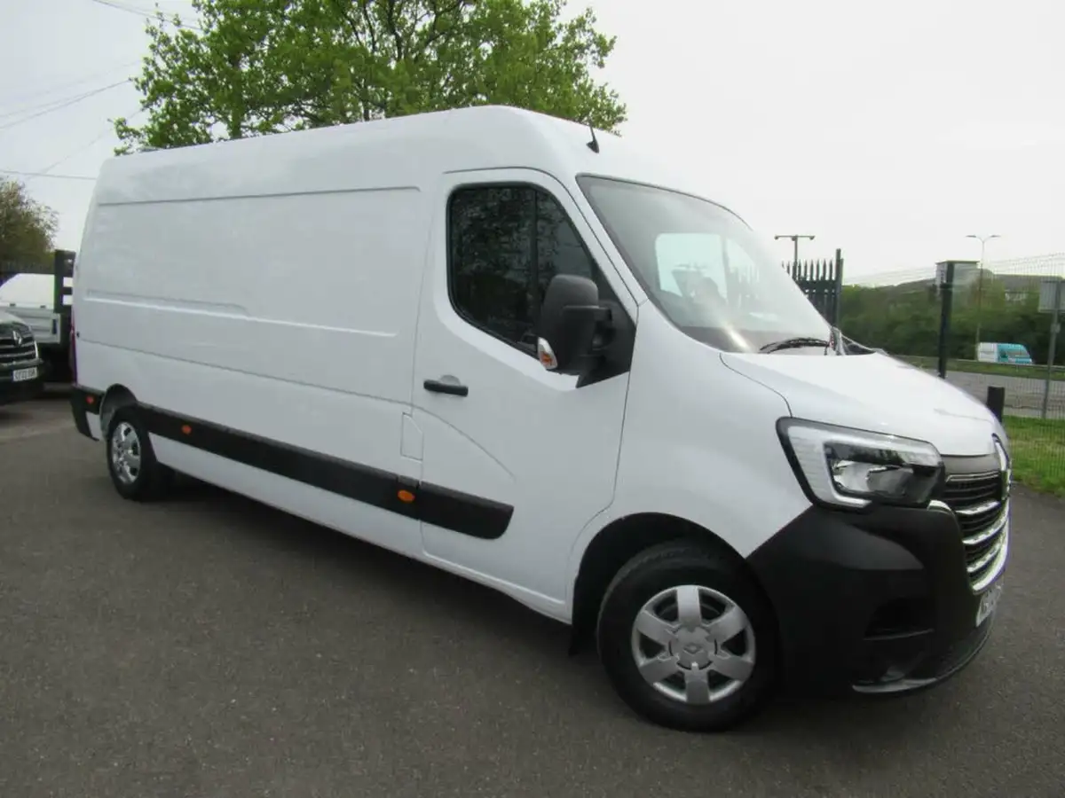 2022-renault-master-23dci-lm35-135-business-panel-big-22
