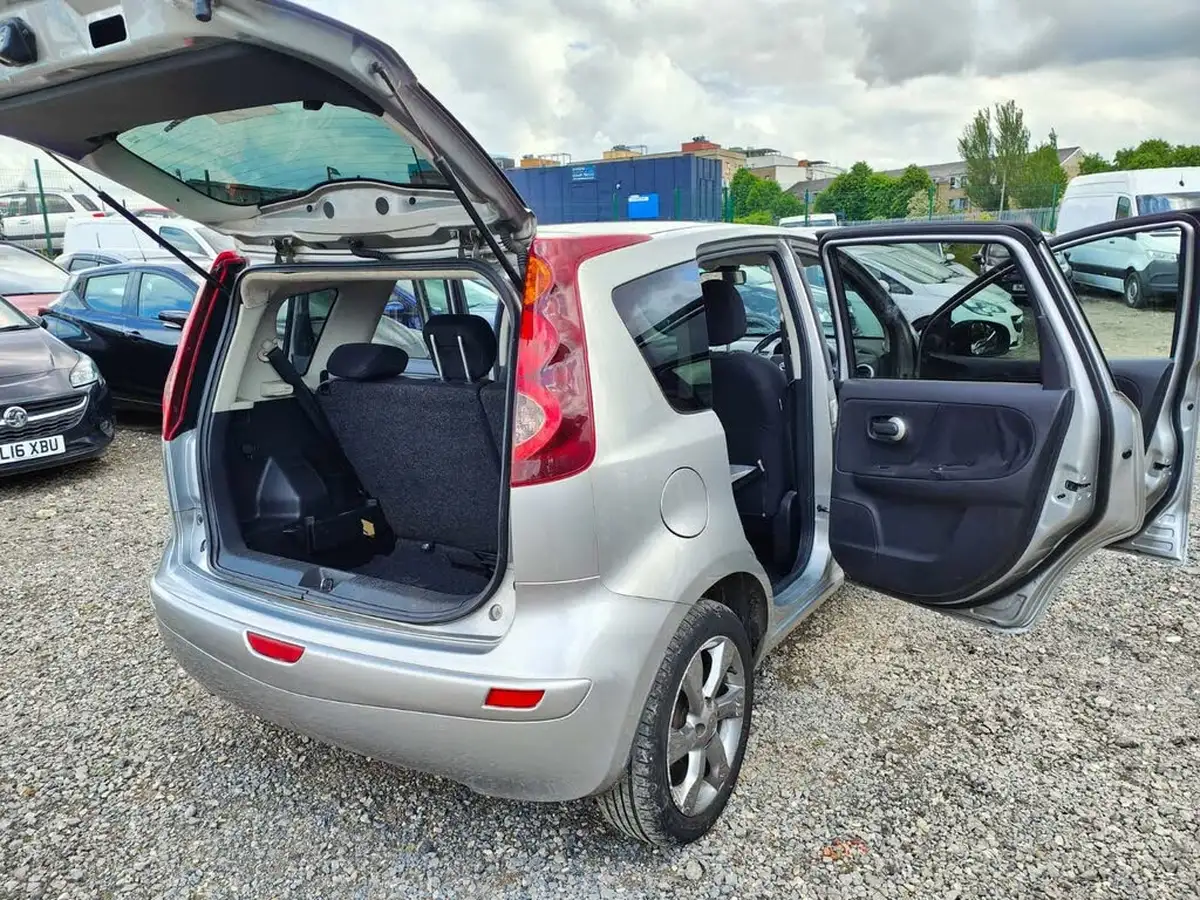 2011-nissan-note-14-n-tec-big-28