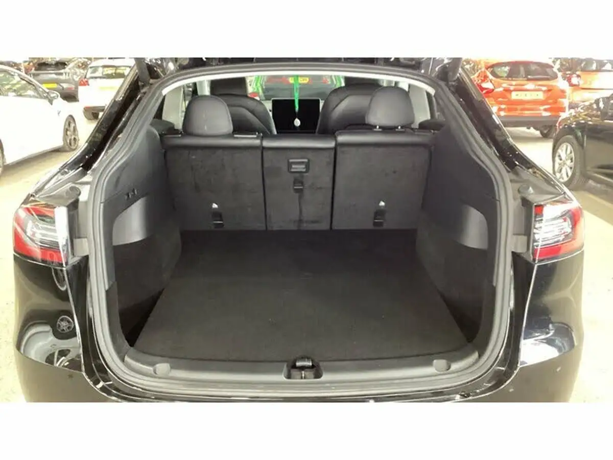 2022-tesla-model-y-e-long-range-big-4