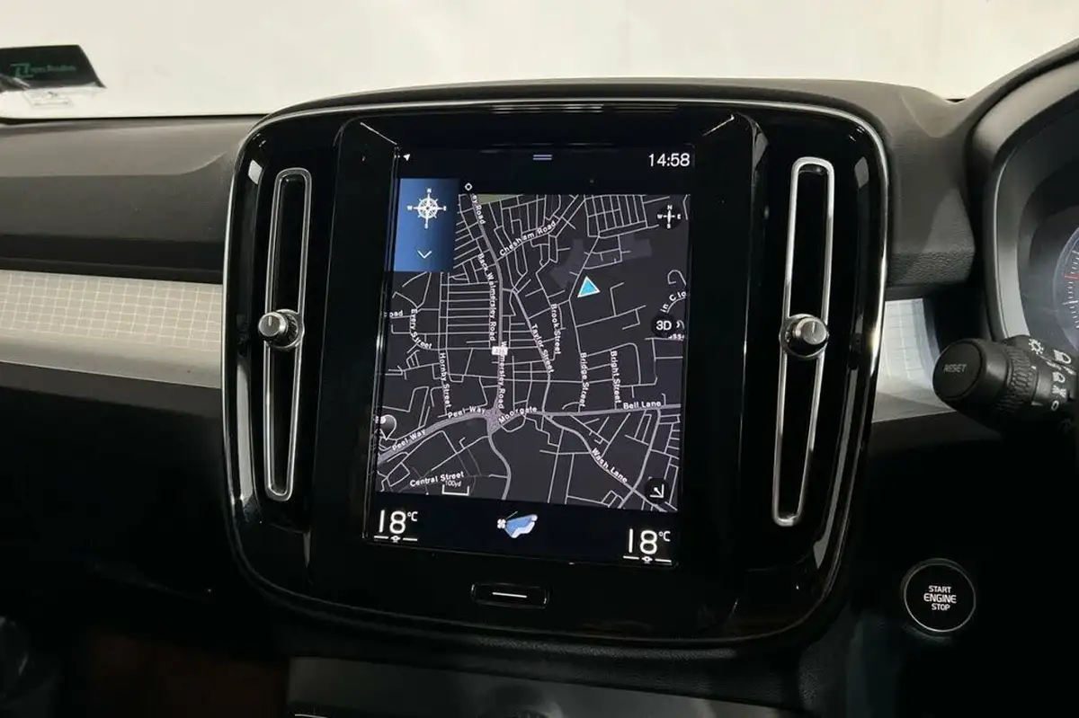 2020-volvo-xc40-20td-d3-momentum-geartronic-big-16