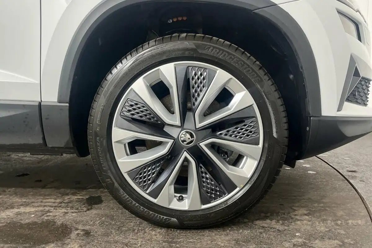 2023-skoda-karoq-15-tsi-se-l-big-13